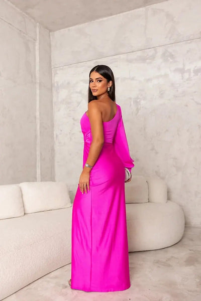 Mave Robe Élégante – Sophistication intemporelle pour toutes vos occasions