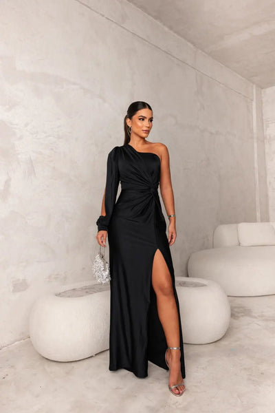 Mave Robe Élégante – Sophistication intemporelle pour toutes vos occasions