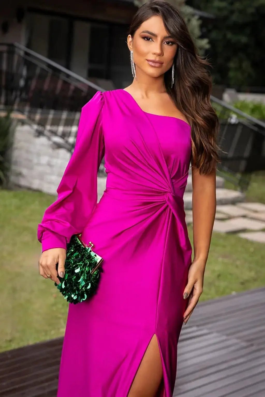 Mave Robe Élégante – Sophistication intemporelle pour toutes vos occasions