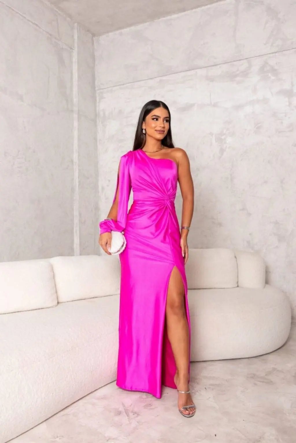 Mave Robe Élégante – Sophistication intemporelle pour toutes vos occasions