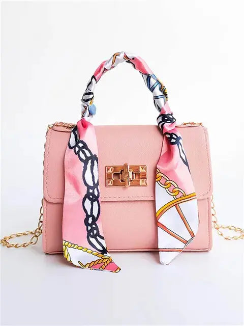 LumiElegance Sac à Main – Élégance en cuir brun avec détails dorés et foulard soyeux