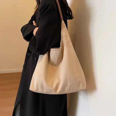 Sac à bandoulière Elora en daim – Élégance et raffinement au quotidien
