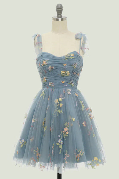 Robe Élégante avec Broderies Fines – Luxe et Confort pour Occasions Spéciales