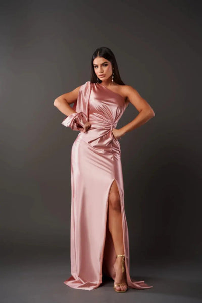 Mave Robe Élégante – Sophistication intemporelle pour toutes vos occasions