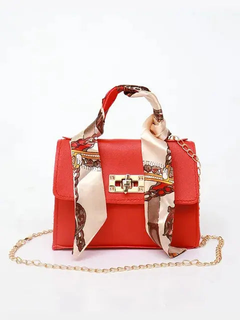 LumiElegance Sac à Main – Élégance en cuir brun avec détails dorés et foulard soyeux