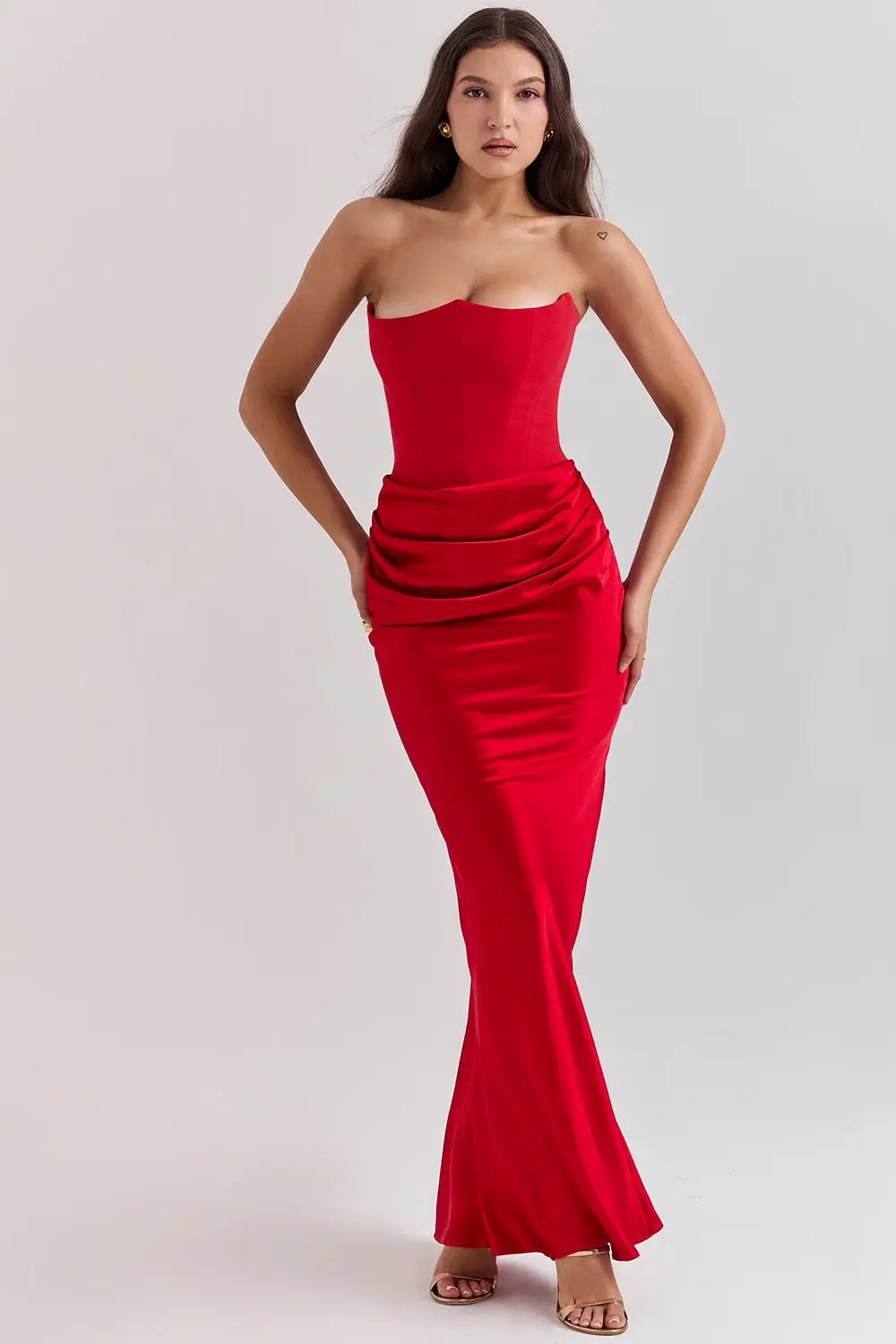 Robe Corset Selene – Élégance intemporelle et glamour irrésistible