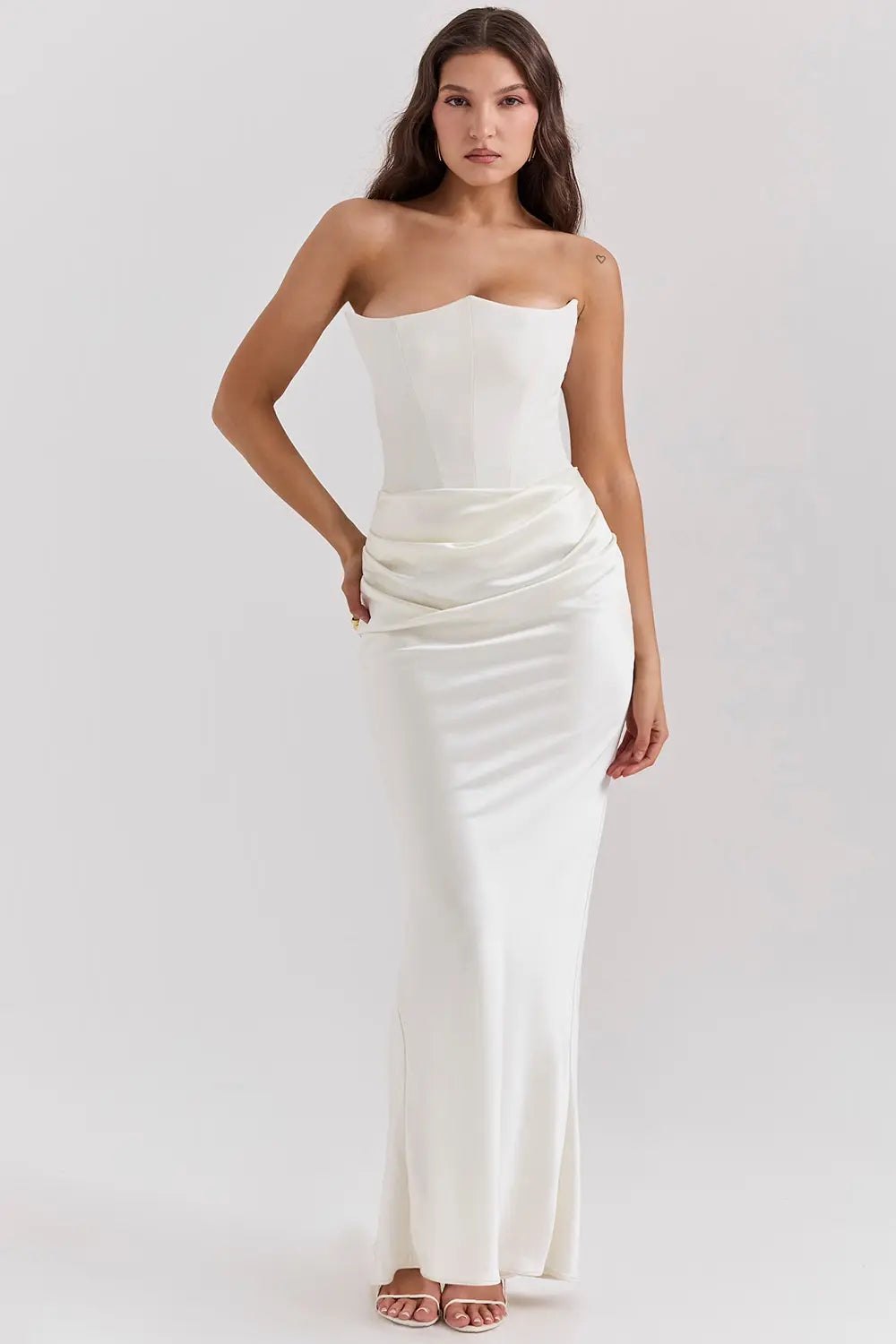 Robe Corset Selene – Élégance intemporelle et glamour irrésistible