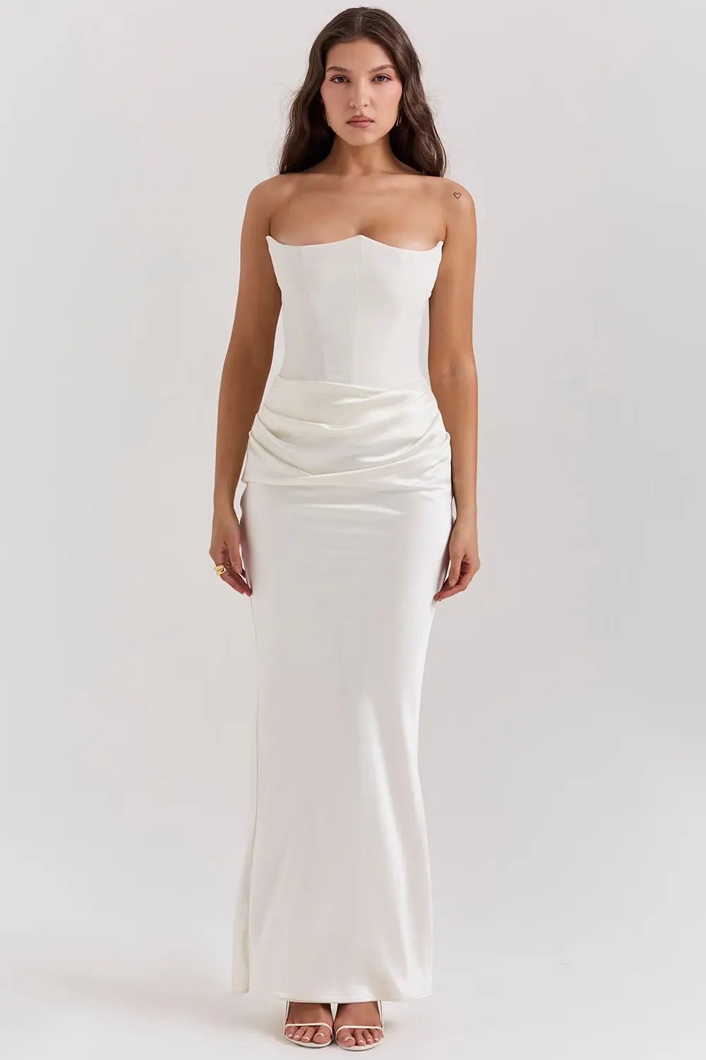 Robe Corset Selene – Élégance intemporelle et glamour irrésistible