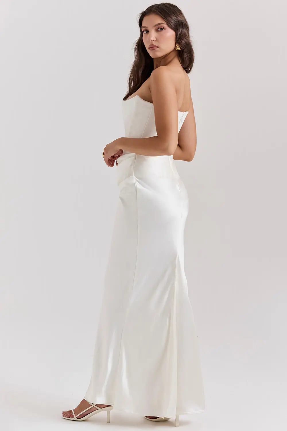 Robe Corset Selene – Élégance intemporelle et glamour irrésistible