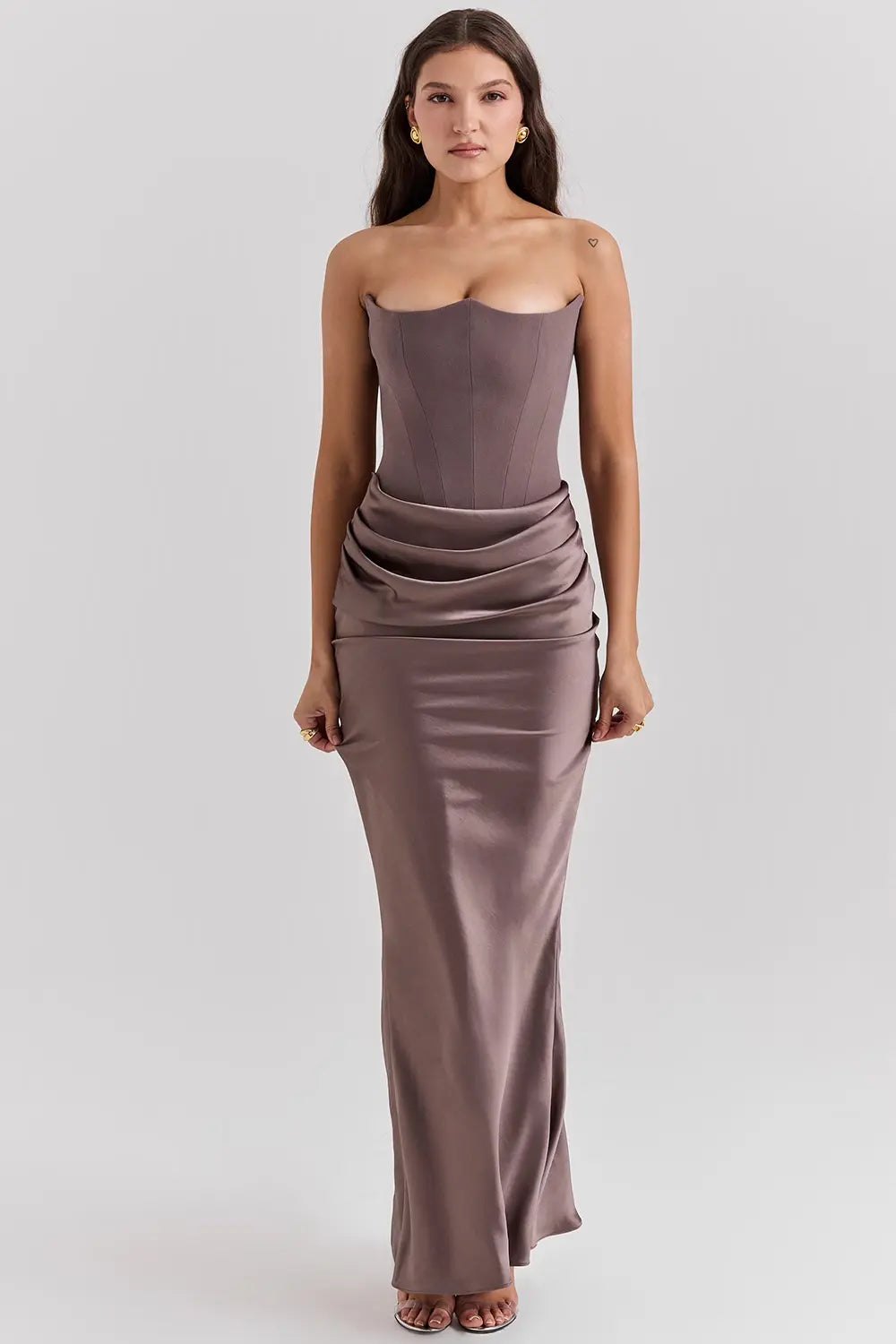 Robe Corset Selene – Élégance intemporelle et glamour irrésistible