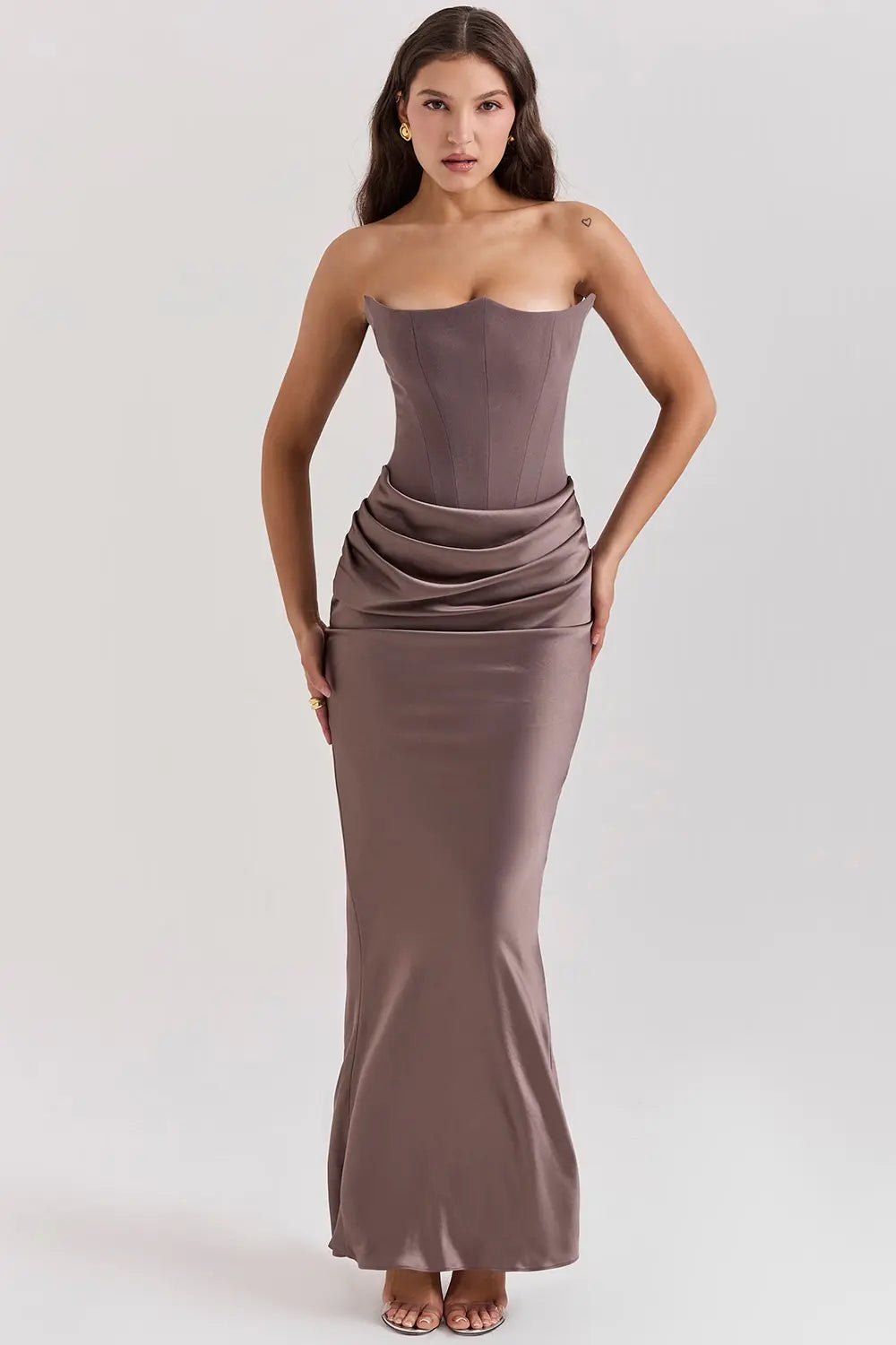 Robe Corset Selene – Élégance intemporelle et glamour irrésistible