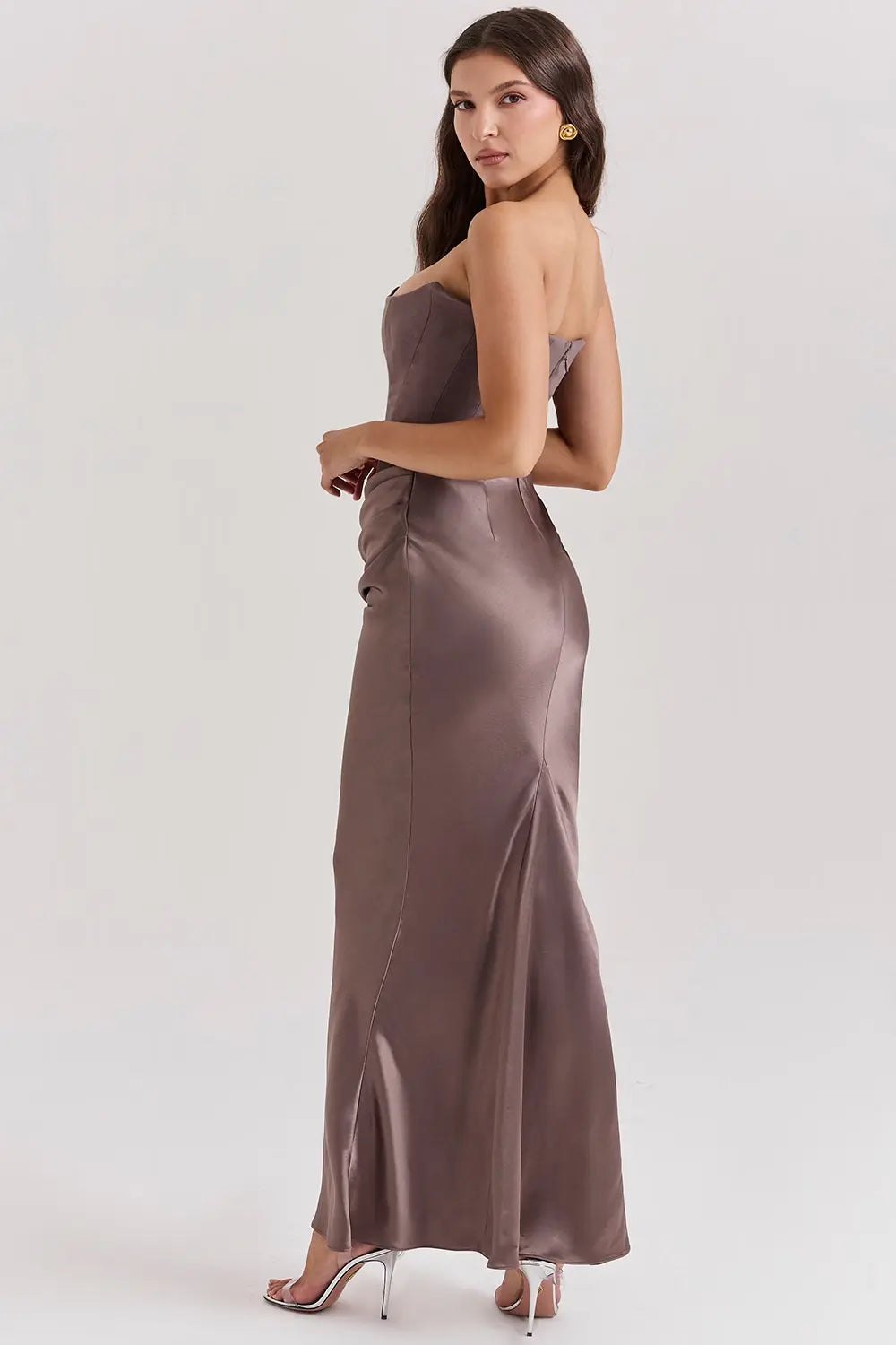 Robe Corset Selene – Élégance intemporelle et glamour irrésistible