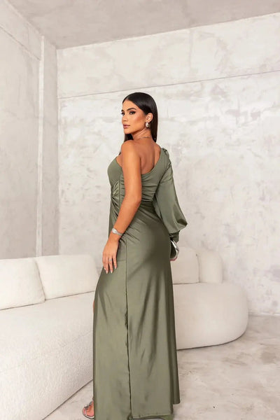 Mave Robe Élégante – Sophistication intemporelle pour toutes vos occasions