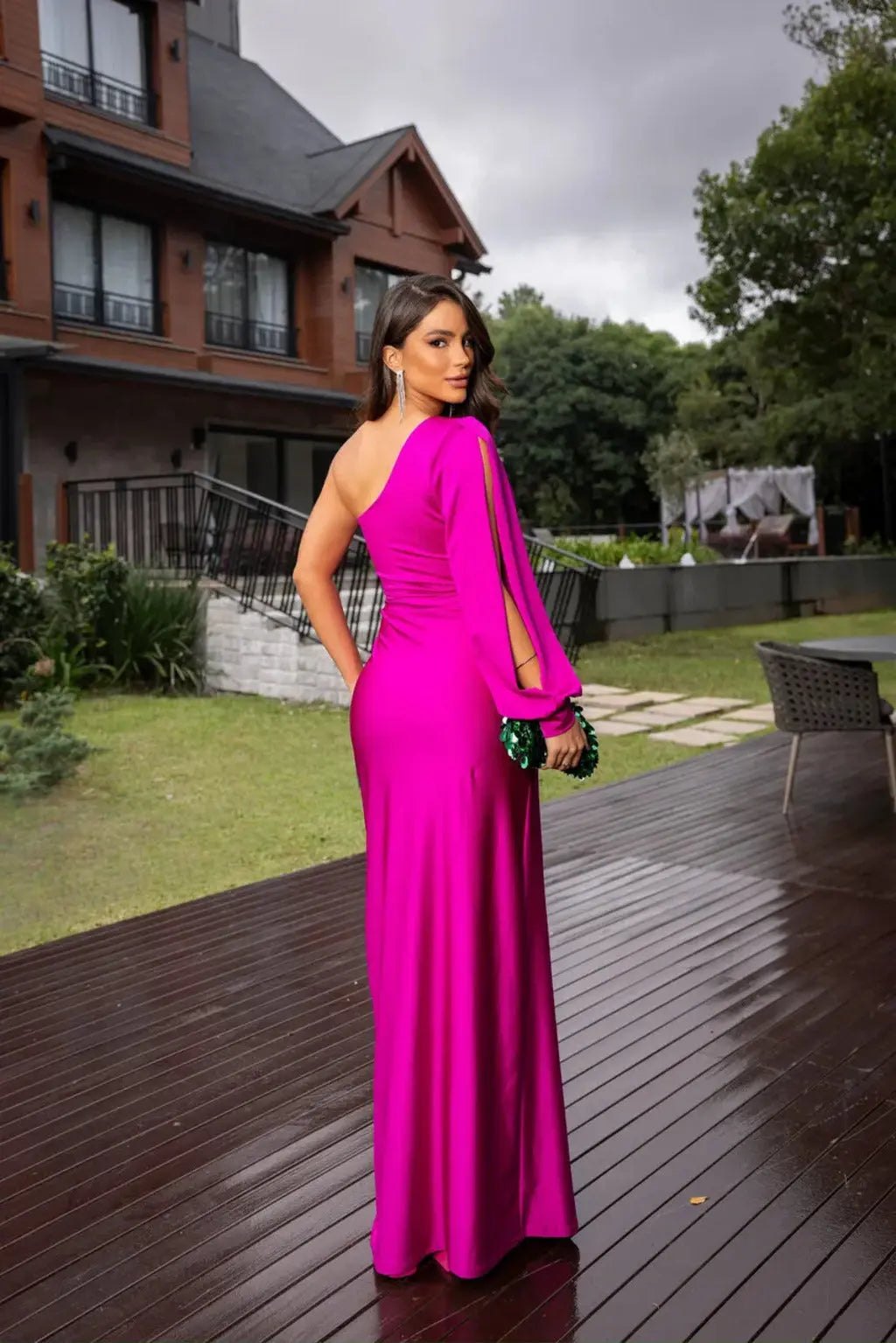 Mave Robe Élégante – Sophistication intemporelle pour toutes vos occasions